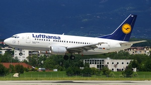 Photo of D-ABIU - Boeing 737-530 operated by Lufthansa