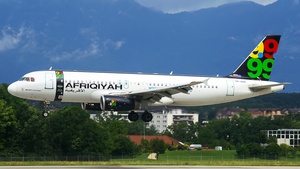 Photo of S5-AAA - Airbus A320-231 operated by Afriqiyah Airways (opb Adria Airways)