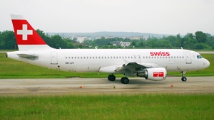 Photo of HB-IJV - Airbus A320-214 operated by Swiss International Air Lines