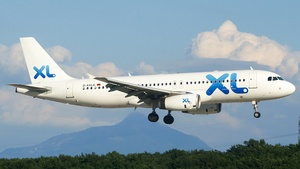 Photo of D-AXLA - Airbus A320-232 operated by XL Airways Germany