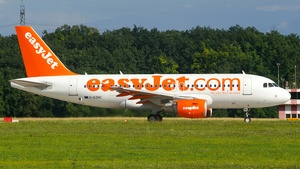 Photo of G-EZNC - Airbus A319-111 operated by easyJet