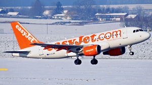 Photo of G-EJAR - Airbus A319-111 operated by easyJet