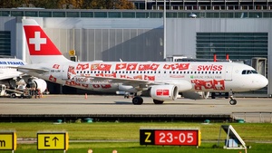 Photo of HB-IJM - Airbus A320-214 operated by Swiss International Air Lines