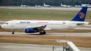 Photo of SU-GBZ - Airbus A320-232 operated by Egyptair