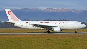 Photo of TS-IPB - Airbus A300B4-605R operated by Tunisair