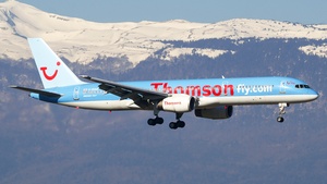 Photo of G-BYAR - Boeing 757-204 operated by Thomsonfly