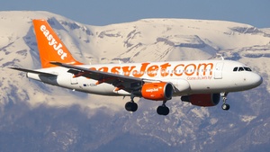 Photo of G-EZAX - Airbus A319-111 operated by easyJet