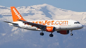 Photo of G-EZAP - Airbus A319-111 operated by easyJet