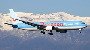 Photo of G-OBYF - Boeing 767-304(ER) operated by Thomsonfly