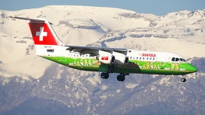 Photo of HB-IYS - British Aerospace Avro RJ100 operated by Swiss International Air Lines