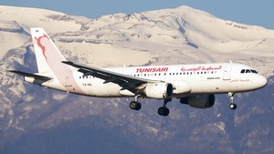 Photo of TS-IML - Airbus A320-211 operated by Tunisair