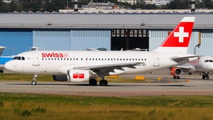 Photo of HB-IPV - Airbus A319-112 operated by Swiss International Air Lines