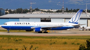 Photo of N651UA - Boeing 767-322(ER) operated by United Airlines