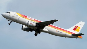 Photo of EC-HDO - Airbus A320-214 operated by Iberia