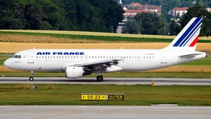 Photo of F-GFKR - Airbus A320-212 operated by Air France