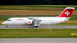 Photo of HB-IYQ - British Aerospace Avro RJ100 operated by Swiss International Air Lines
