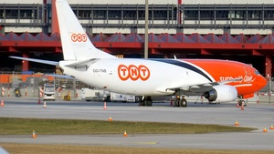 Photo of OO-TNB - Boeing 737-3T0(SF) operated by TNT Airways