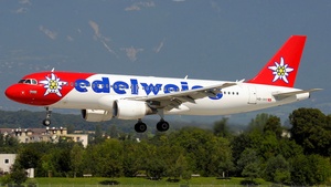Photo of HB-IHY - Airbus A320-214 operated by Edelweiss Air