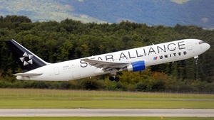 Photo of N653UA - Boeing 767-322(ER) operated by United Airlines