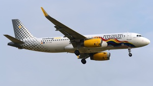 Photo of EC-LVS - Airbus A320-232 operated by Vueling