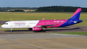 Photo of HA-LXW - Airbus A321-231 operated by Wizz Air