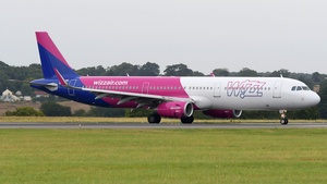 Photo of HA-LXL - Airbus A321-231 operated by Wizz Air
