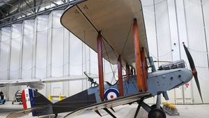 Photo of D5649 - De Havilland DH-9 operated by Royal Air Force