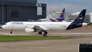 Photo of D-AISR - Airbus A321-231 operated by Lufthansa
