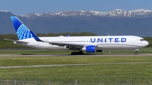 Photo of N651UA - Boeing 767-322(ER) operated by United Airlines