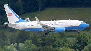 Photo of 01-0041 - Boeing C-40B operated by US Air Force