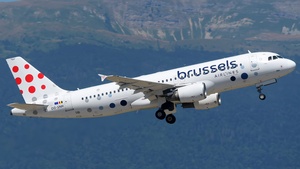 Photo with serial 2207 - Airbus A320-214