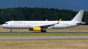 Photo of EC-MMH - Airbus A321-231 operated by Vueling