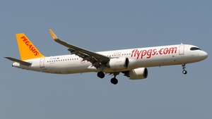 Photo of TC-RDN - Airbus A321-251NX operated by Pegasus Airlines