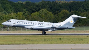Photo of N190JA - Bombardier Global Express XRS operated by Planet Nine Private Air