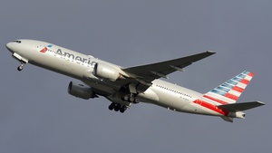 Photo of N768AA - Boeing 777-223(ER) operated by American Airlines