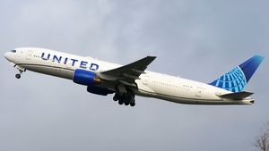 Photo of N204UA - Boeing 777-222(ER) operated by United Airlines