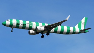 Photo of D-AIAC - Airbus A321-211 operated by Condor