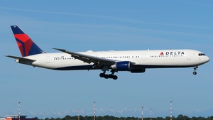 Photo of N827MH - Boeing 767-432(ER) operated by Delta Air Lines