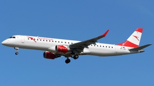Photo of OE-LWF - Embraer ERJ-195LR operated by Austrian Airlines