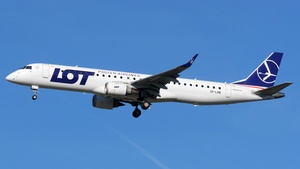 Photo of SP-LNB - Embraer ERJ-195LR operated by LOT Polish Airlines