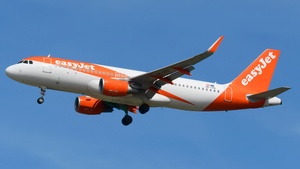 Photo of OE-IVQ - Airbus A320-214 operated by easyJet Europe