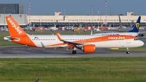 Photo of OE-IUB - Airbus A321-251NX operated by easyJet Europe