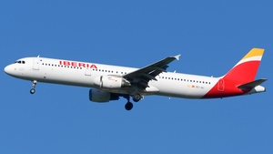 Photo with serial 2563 - Airbus A321-213