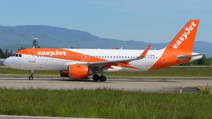 Photo of G-UZHB - Airbus A320-251N operated by easyJet