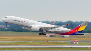 Photo of HL8308 - Airbus A350-941 operated by Asiana Airlines