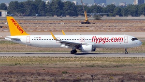 Photo of TC-RBF - Airbus A321-251NX operated by Pegasus Airlines
