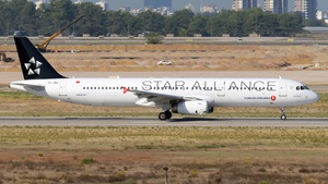 Photo of TC-JRD - Airbus A321-231 operated by Turkish Airlines