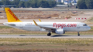 Photo of TC-DCE - Airbus A320-214 operated by Pegasus Airlines