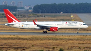 Photo of VQ-BTR - Boeing 757-28A operated by Royal Flight