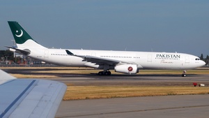 Photo of 4R-ALN - Airbus A330-343 operated by PIA Pakistan International Airlines (opb SriLankan Airlines)